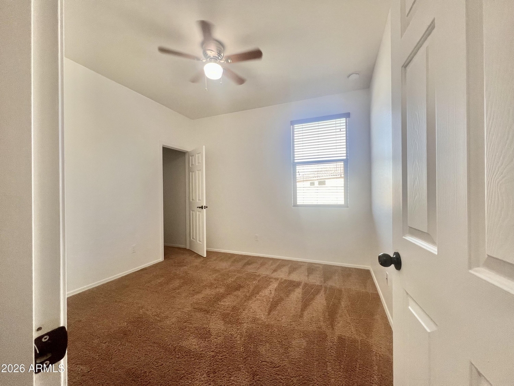 9437 W Jones Avenue - Photo 10