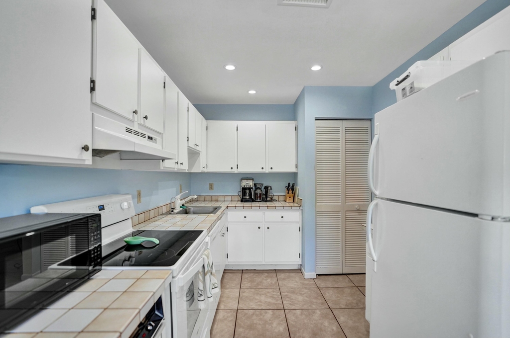 19 Stratford Drive E - Photo 5