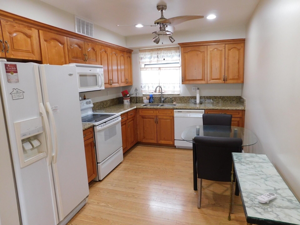 565 Piedmont L - Photo 3