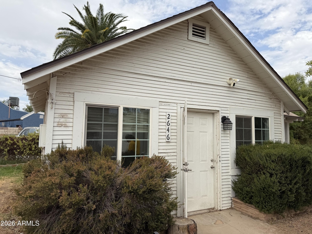 2646 W Morten Avenue - Photo 0