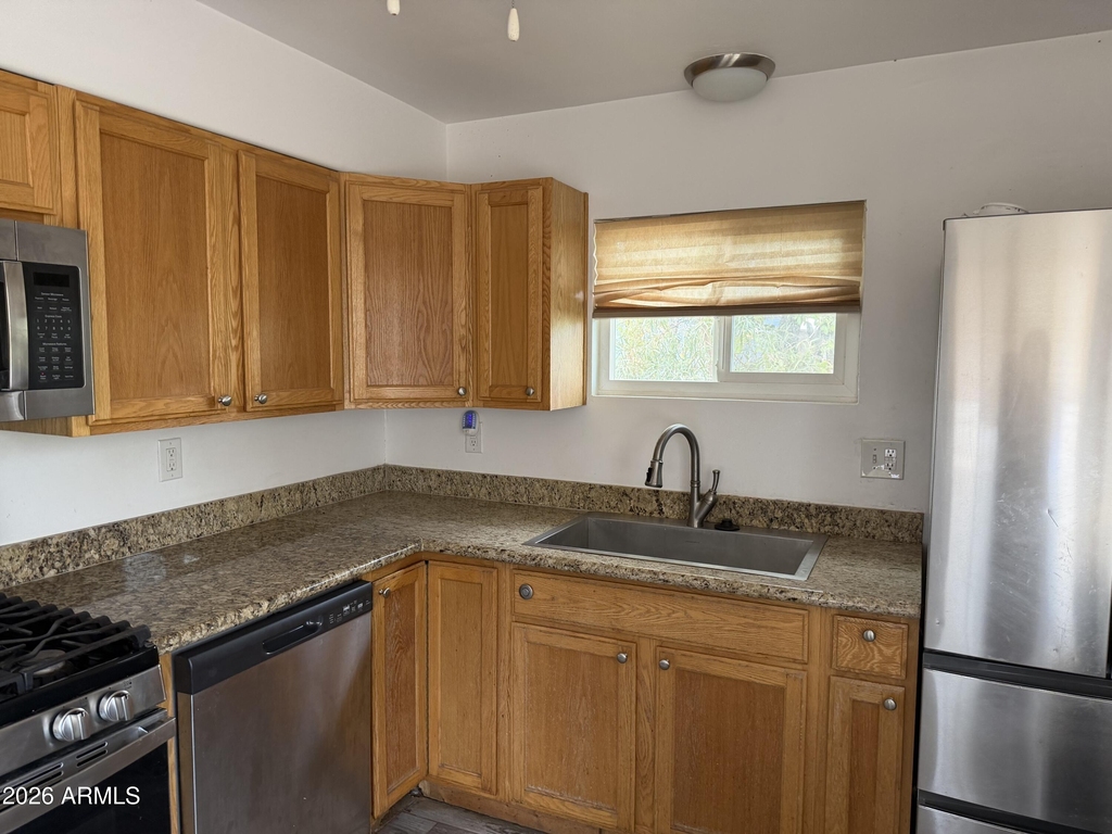 2646 W Morten Avenue - Photo 14