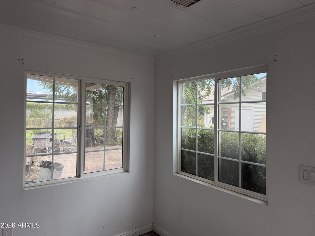 2646 W Morten Avenue - Photo 3