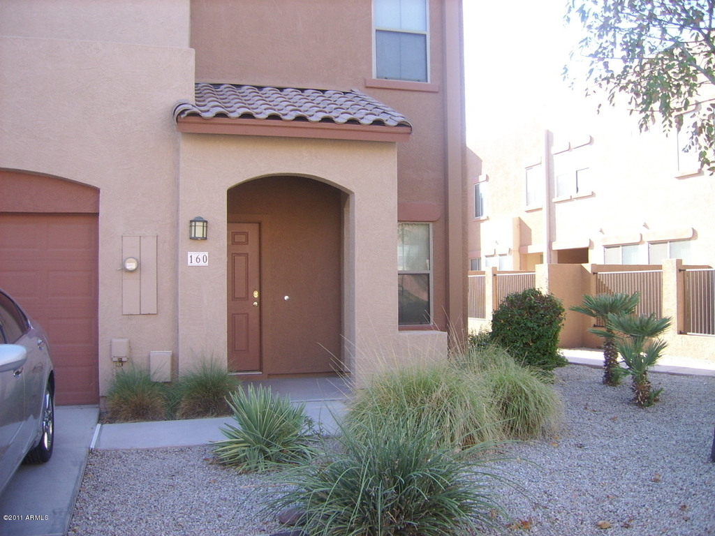 1886 E Don Carlos Avenue - Photo 0