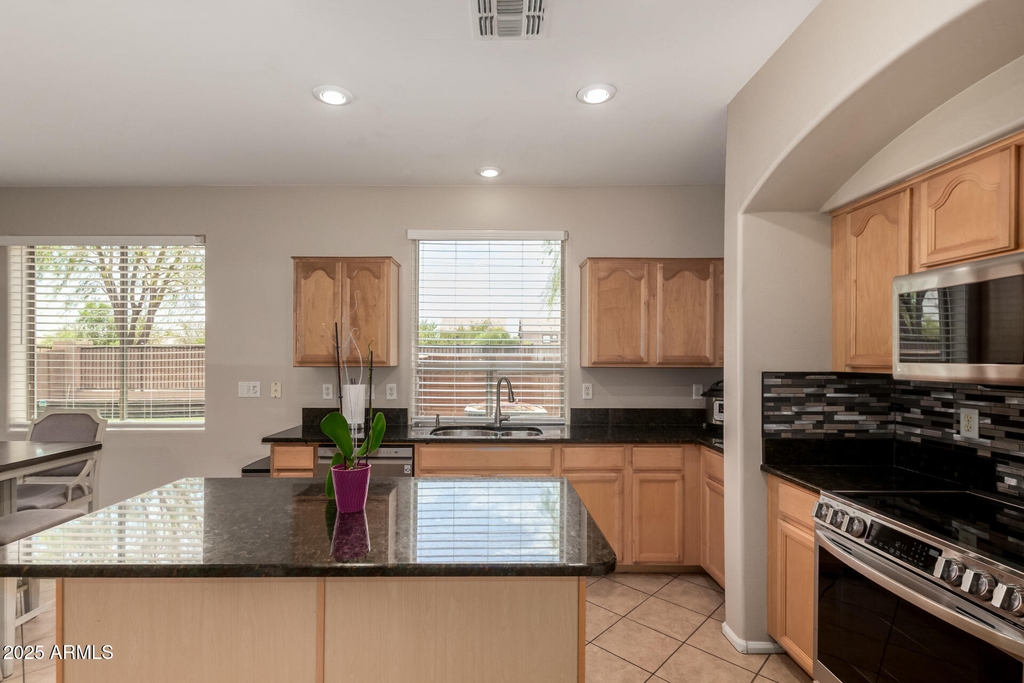 9123 W Heber Road - Photo 11