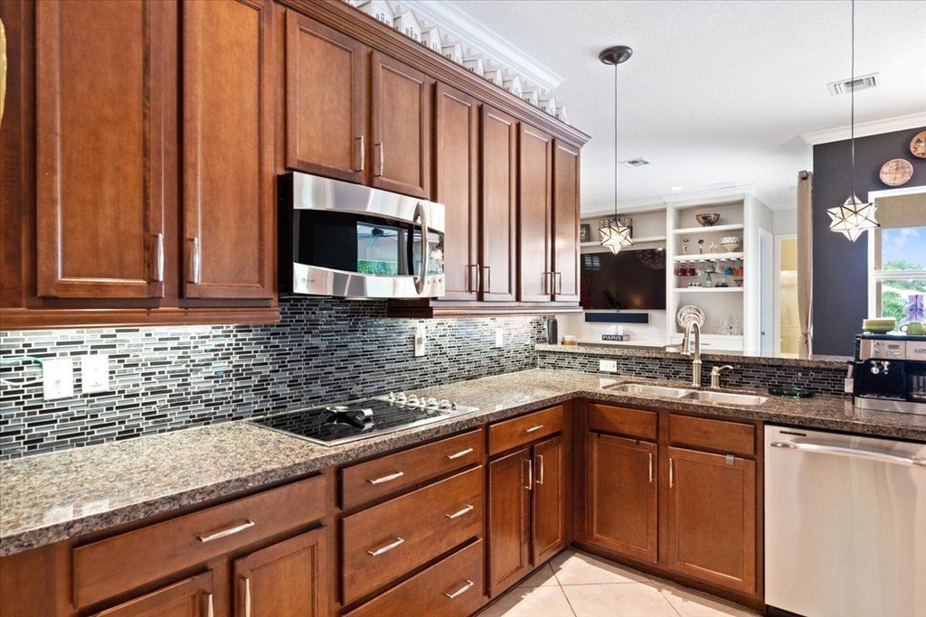 8152 Butler Greenwood Drive - Photo 10