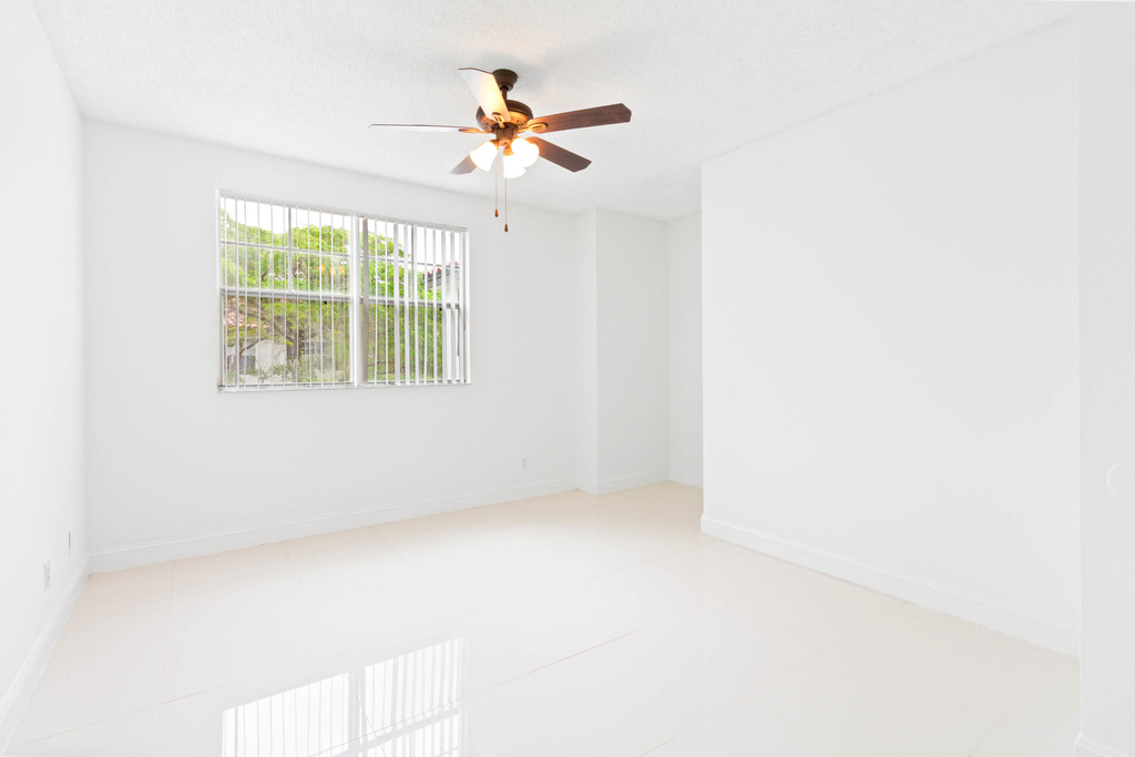 20889 Saint Andrews Boulevard - Photo 10