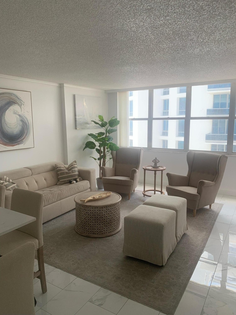 6039 Collins Avenue - Photo 2