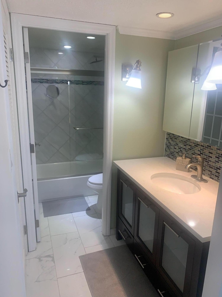 6039 Collins Avenue - Photo 4