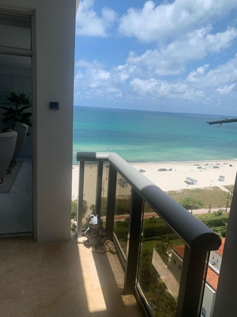 6039 Collins Avenue - Photo 7