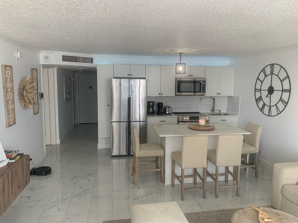 6039 Collins Avenue - Photo 1