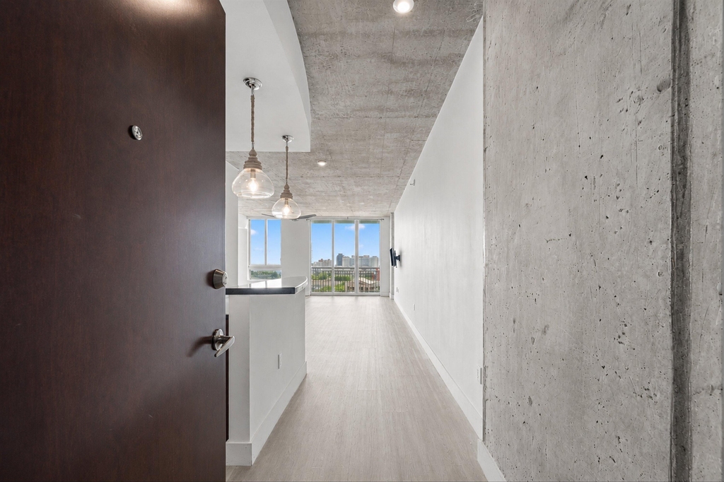 300 S Australian Avenue - Photo 1