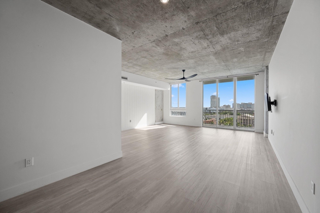 300 S Australian Avenue - Photo 4