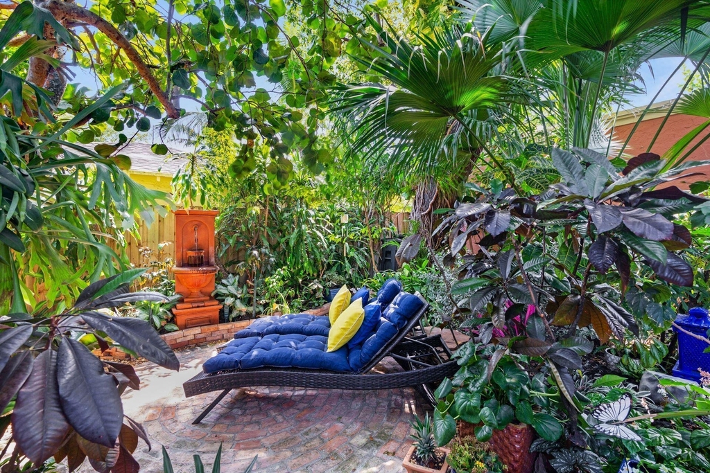 728 Palm Street - Photo 0