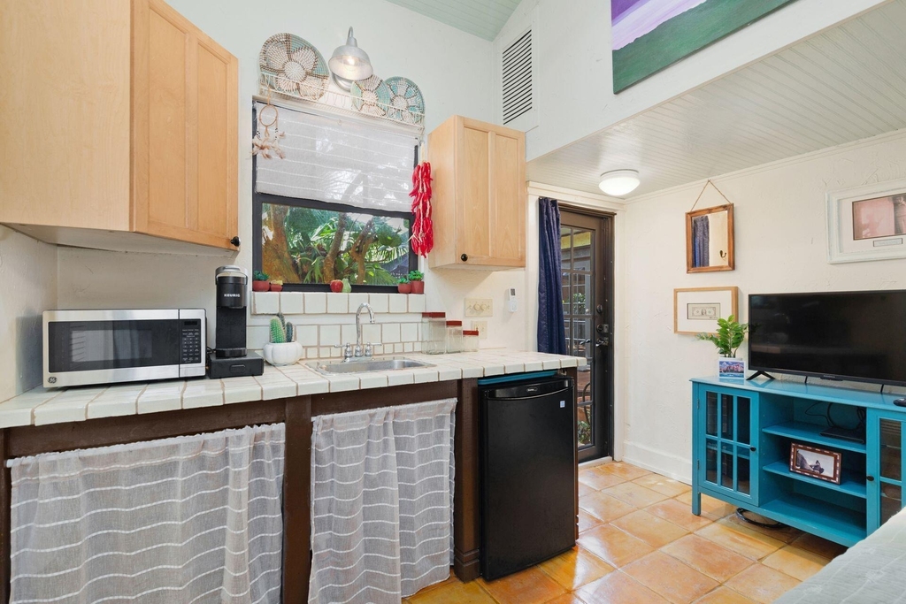 728 Palm Street - Photo 3