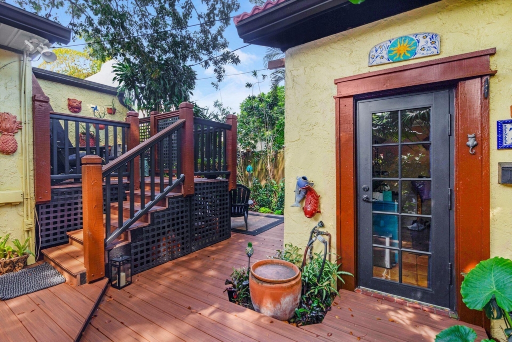 728 Palm Street - Photo 1