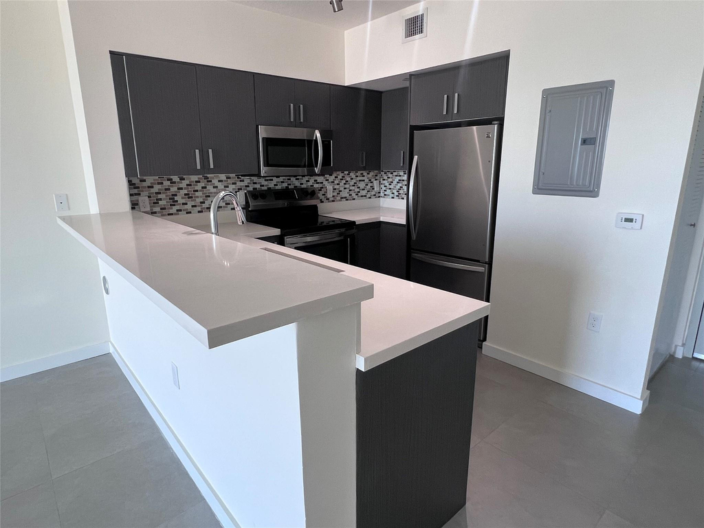 729 Nw 2 Street - Photo 0