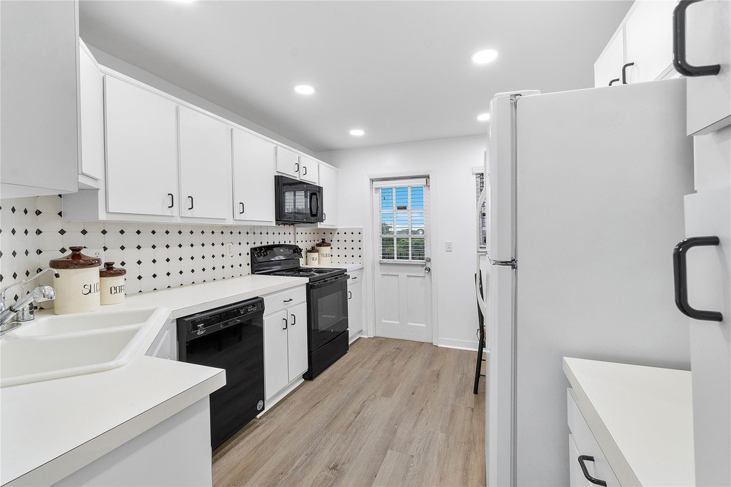 9101 W Sample Road - Photo 23
