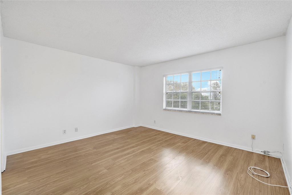 9101 W Sample Road - Photo 15