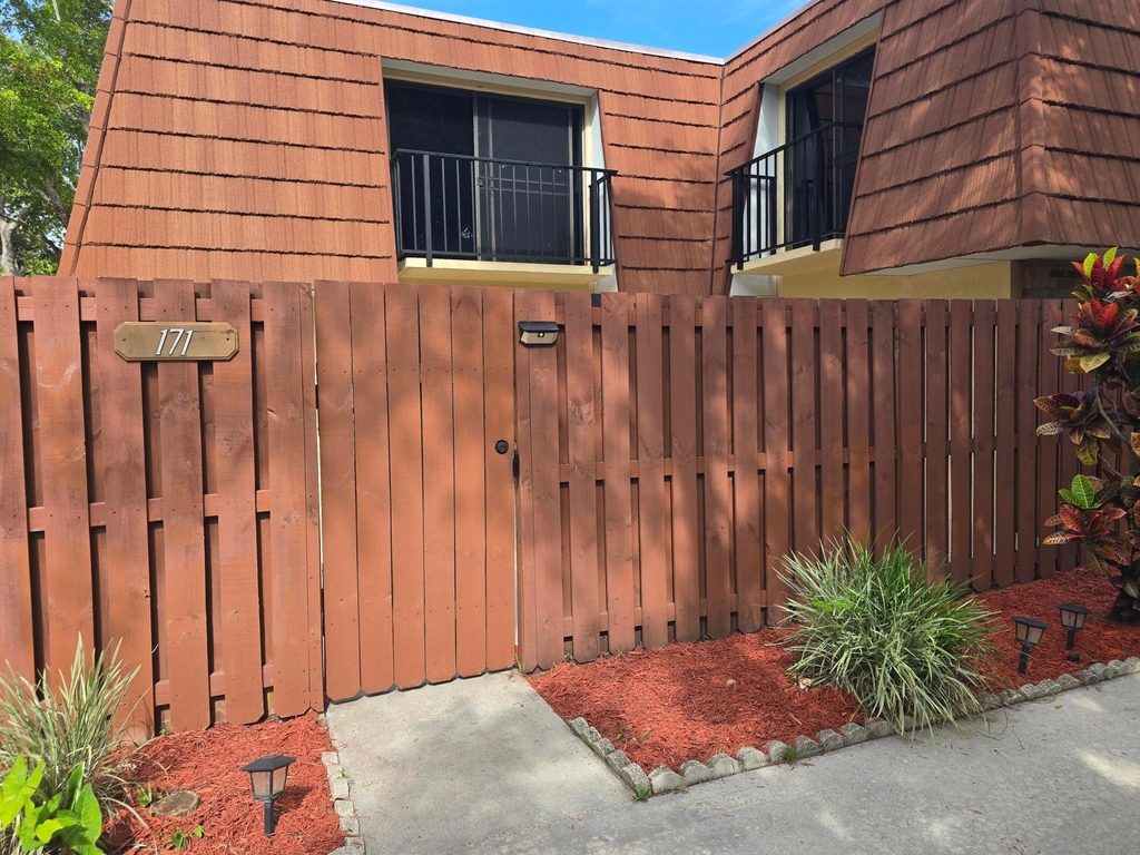 1480 Masters Circle - Photo 3