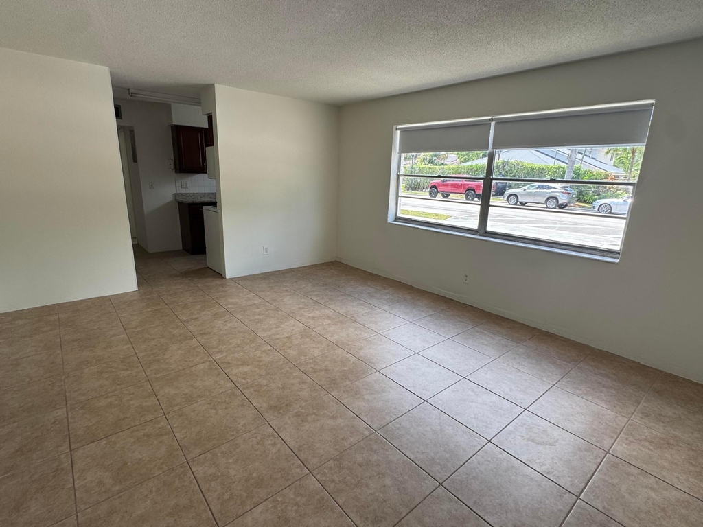 1555 Tyler Street - Photo 6