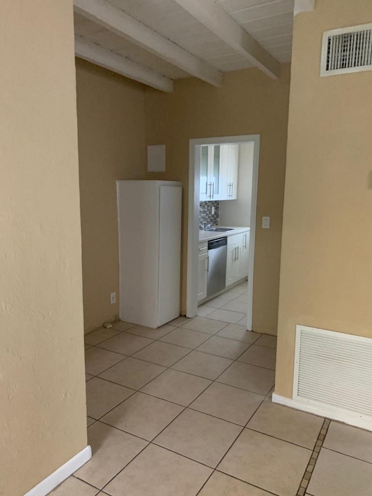 817 Ne 16th Terrace - Photo 1