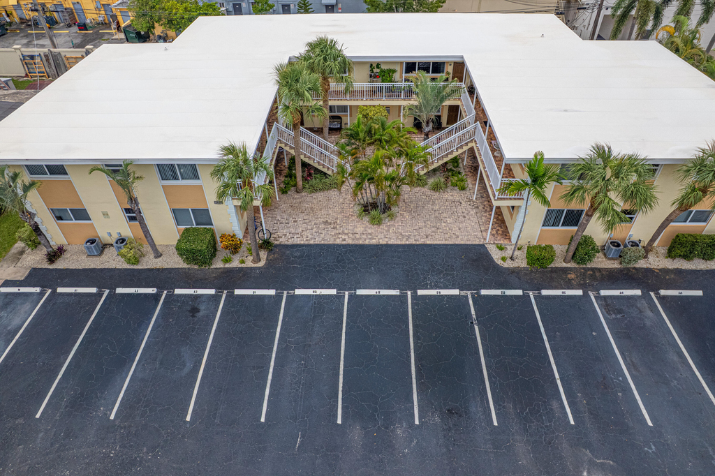 1649 Se 4th Street - Photo 1
