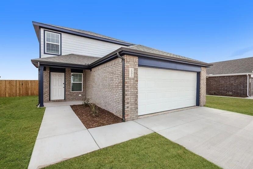 2001 Malus Way - Photo 0