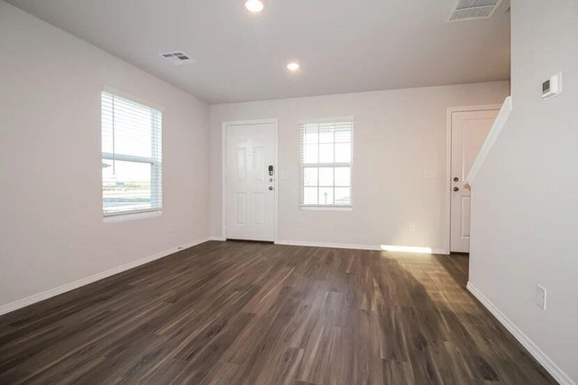 2001 Malus Way - Photo 11