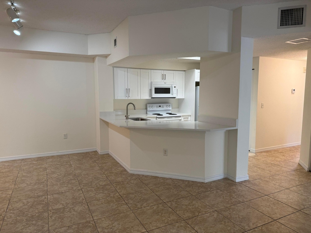 3020 Alcazar Place - Photo 2
