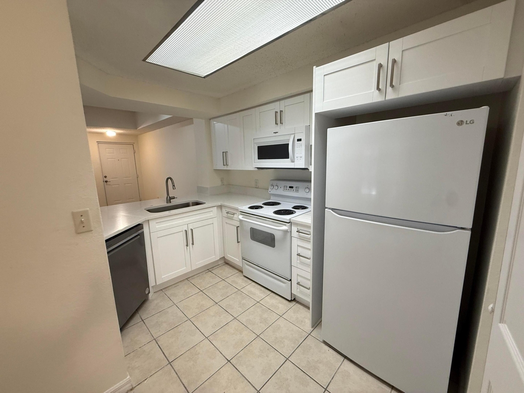 3020 Alcazar Place - Photo 5