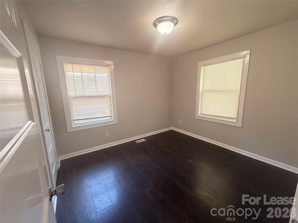 825 Rodey Avenue - Photo 2