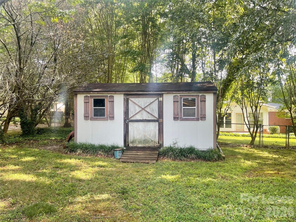 402 L Street E - Photo 13