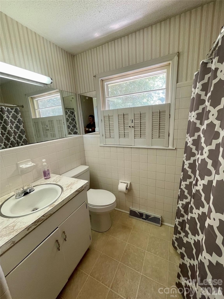 402 L Street E - Photo 11