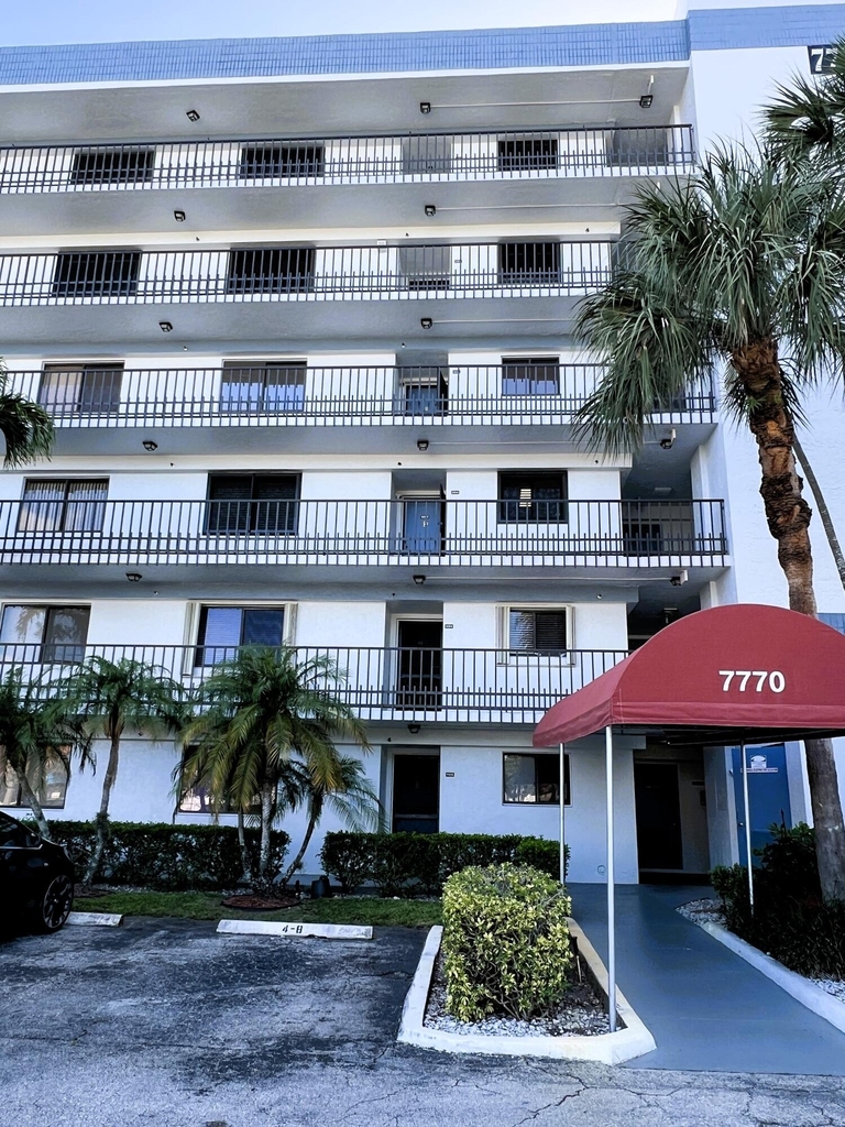 7770 Tahiti Lane - Photo 0