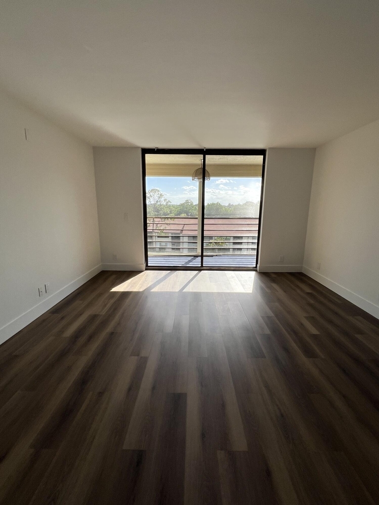 7770 Tahiti Lane - Photo 8