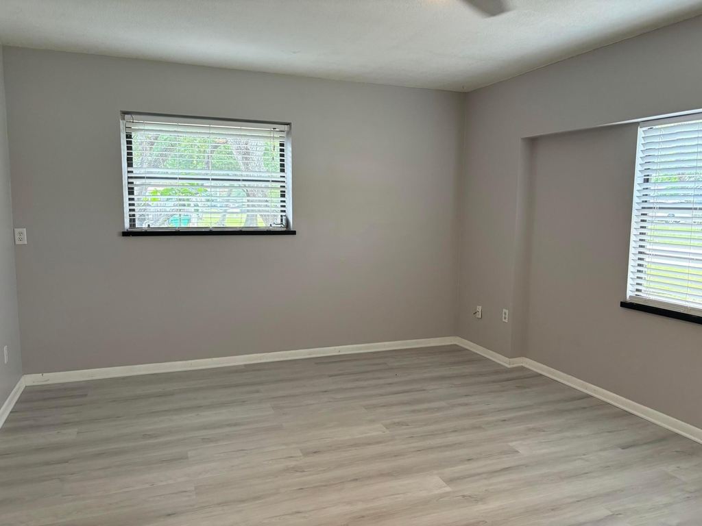 202 Sw Crescent Avenue - Photo 15