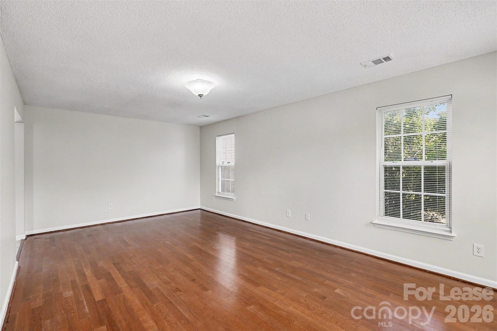 1716 Starling Court - Photo 4