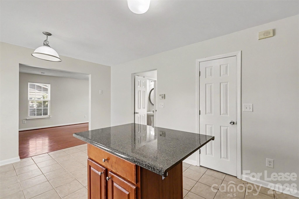 1716 Starling Court - Photo 11