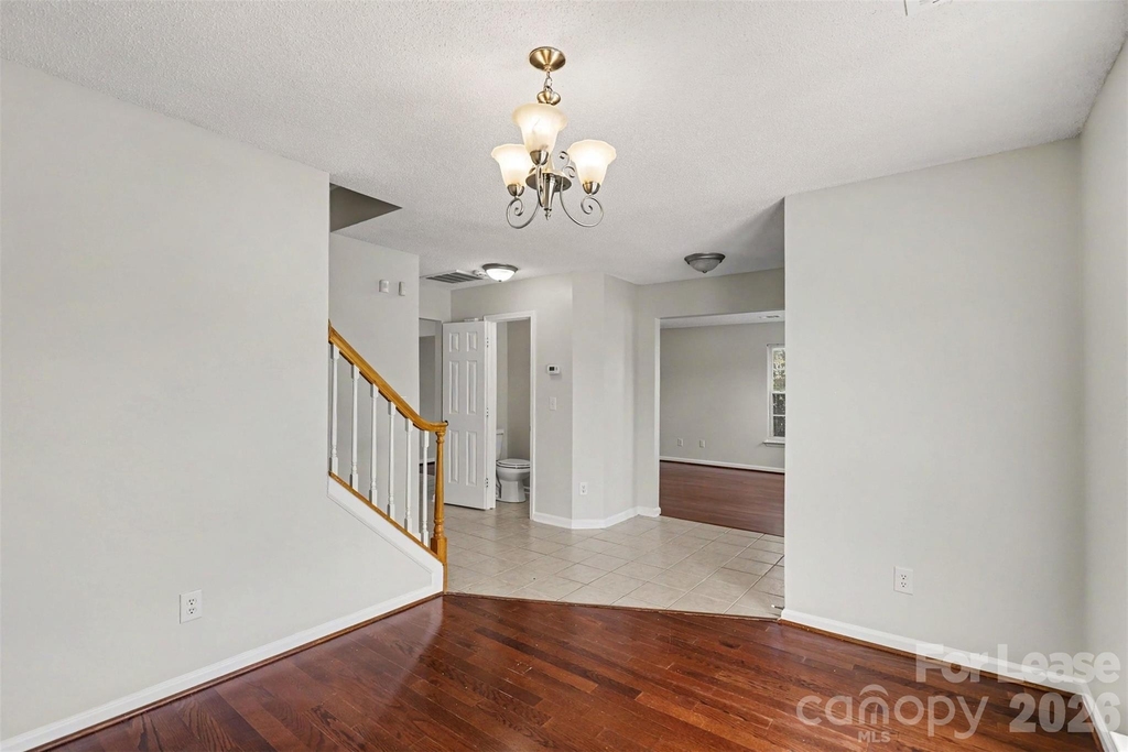 1716 Starling Court - Photo 2