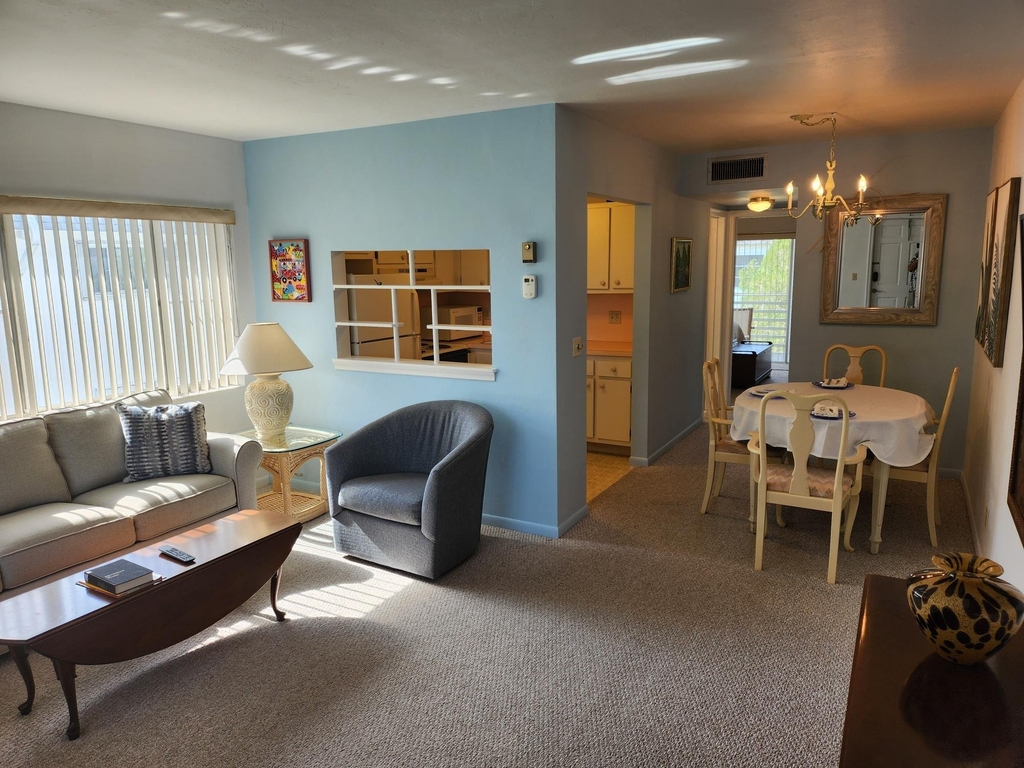 3322 Cynthia Lane - Photo 2
