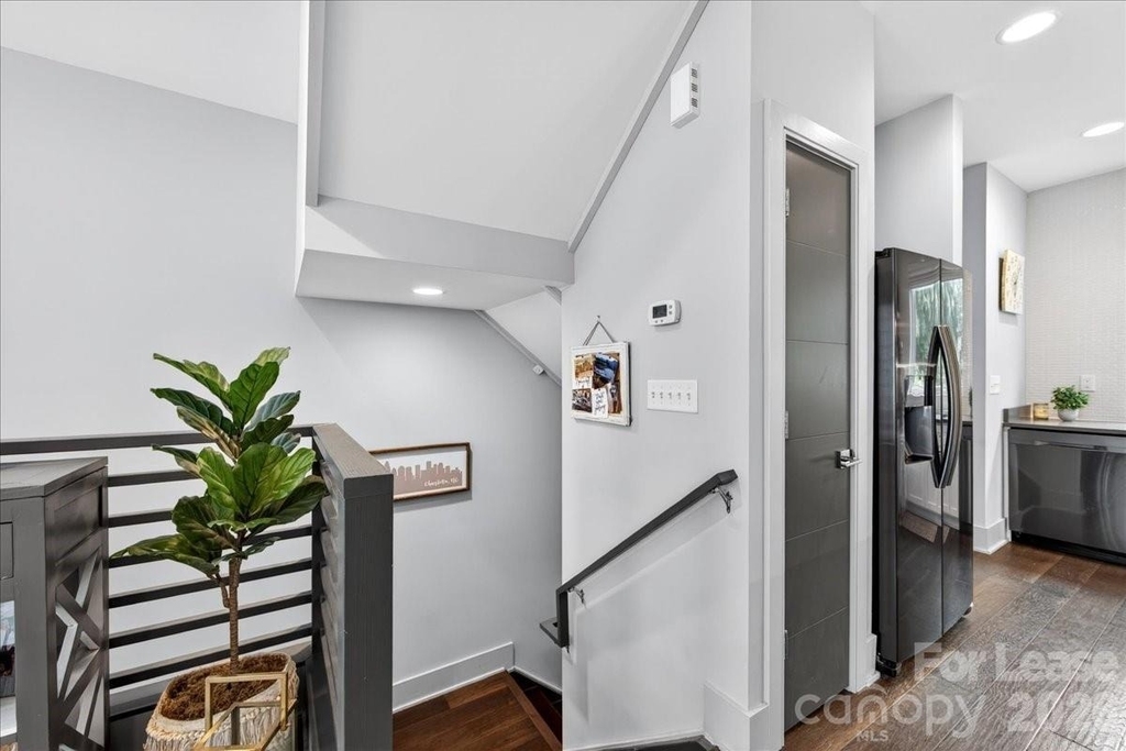 241 Domain Way - Photo 2