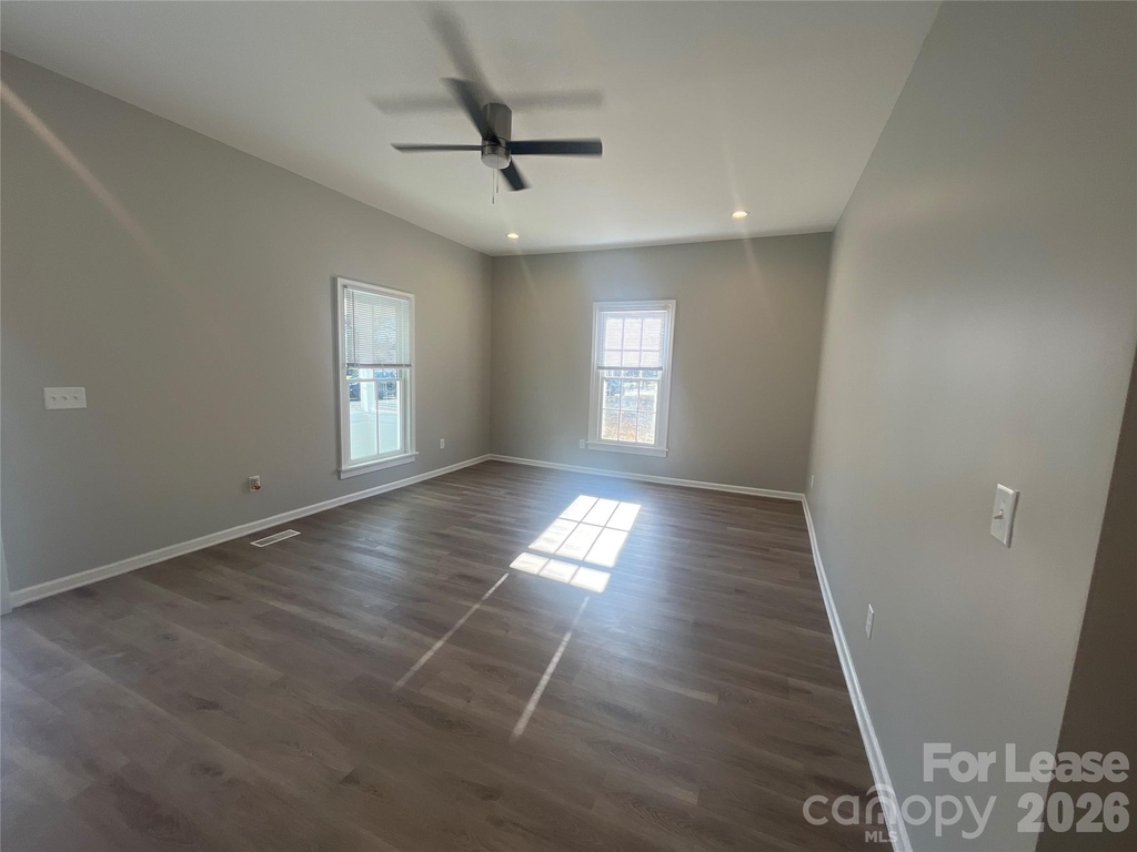 608 S Yadkin Avenue - Photo 3