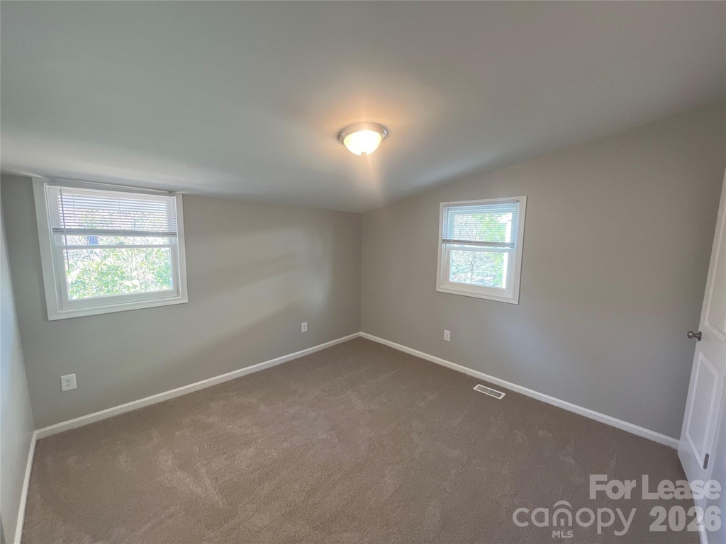 608 S Yadkin Avenue - Photo 10