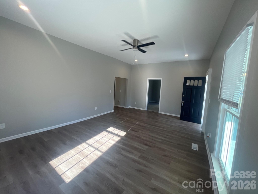 608 S Yadkin Avenue - Photo 4