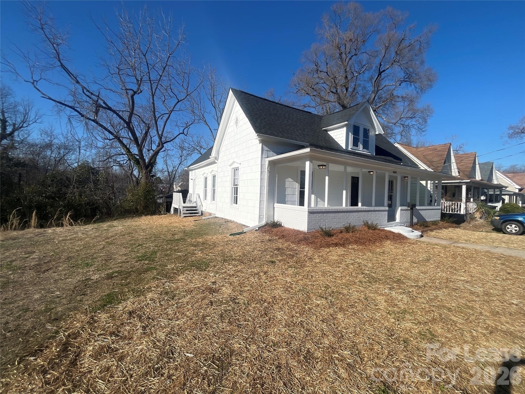 608 S Yadkin Avenue - Photo 2