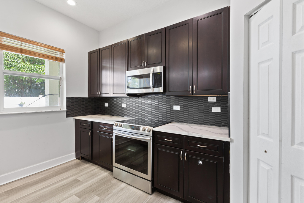 3221 El Camino - Photo 10