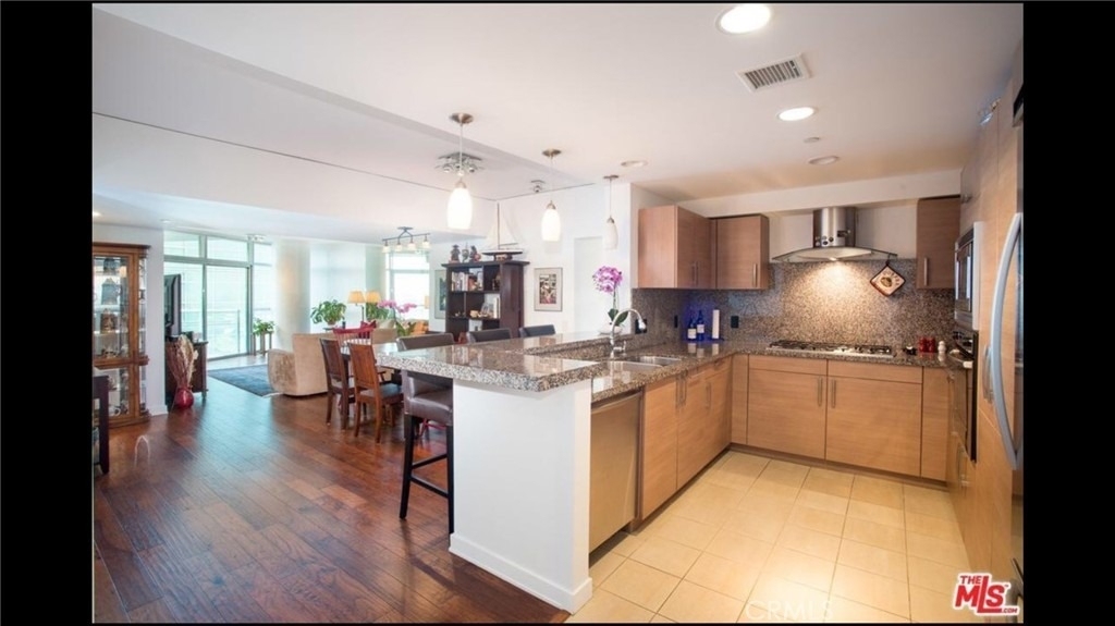 13650 Marina Pointe Drive - Photo 4
