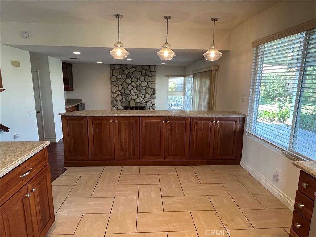 926 S Essex - Photo 8