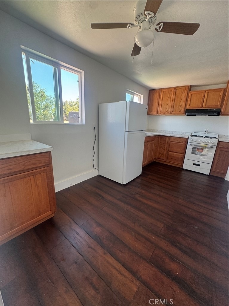 690 N Perris Boulevard - Photo 7