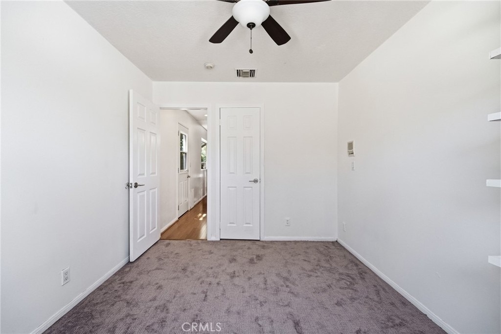 19251 Oxnard Street - Photo 25